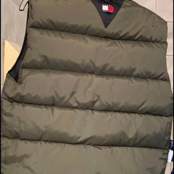Tommy Hilfiger vest - Picture 3 of 3